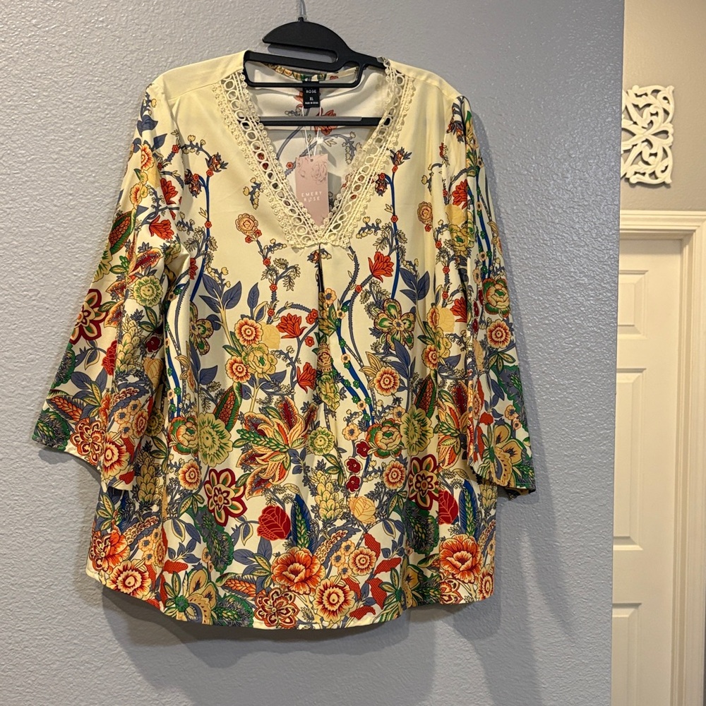 Elegant Floral V-Neck Blouse